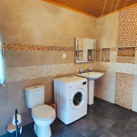 Casa Florestal - The Hobbit House Fatela
