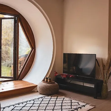 Casa Florestal - The Hobbit House Lodge